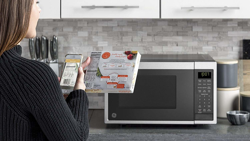 Microondas inteligente GE + Echo Dot | $154 | AmazonImagen: Amazon